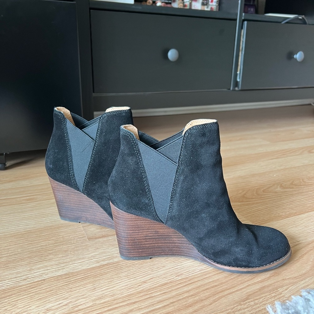 Lucky Brand Melendi Wedge Bootie- black. Size 9.5.